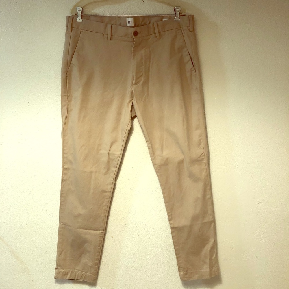 GAP Khakis in Slim Fit